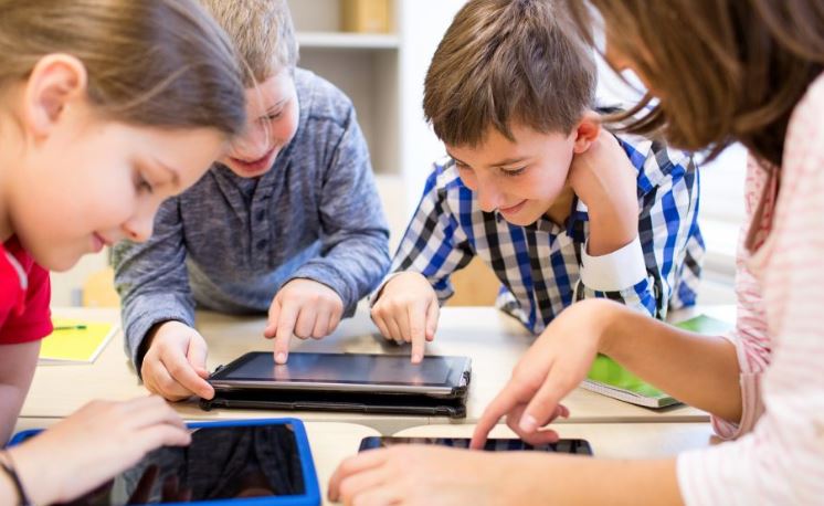 Best Ways to Use Educational Apps in Tutoring